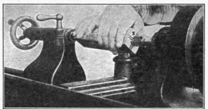 Lesson-I-Placing-Work-In-The-Lathe-5