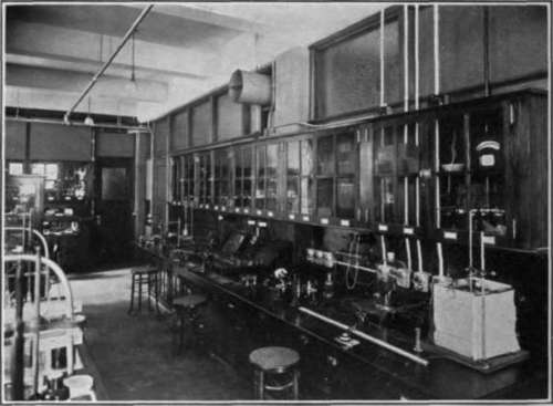 A Great Photographic Research Laboratory StudioLightMagazine1914 238