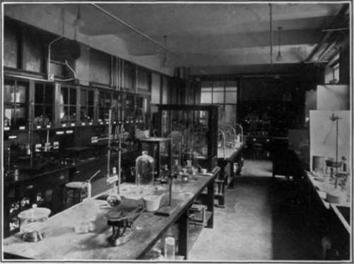 A Great Photographic Research Laboratory StudioLightMagazine1914 235