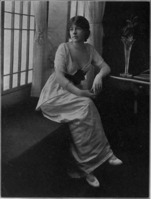 Halation StudioLightMagazine1914 57