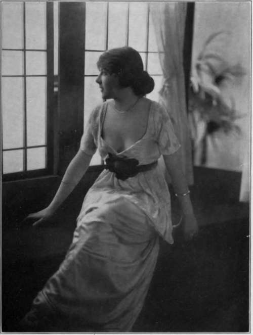 Halation StudioLightMagazine1914 67
