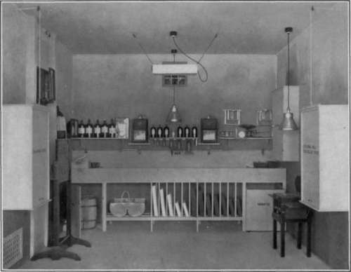 A Model Dark Room StudioLightMagazine1918 80