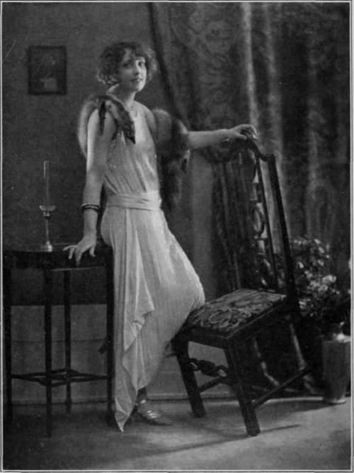Your Eye Is Better Than Your Ground Glass StudioLightMagazine1923 221