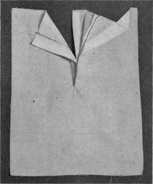Fig. 139.   Continuous placket facing, bound, for petticoats or lingerie skirts.