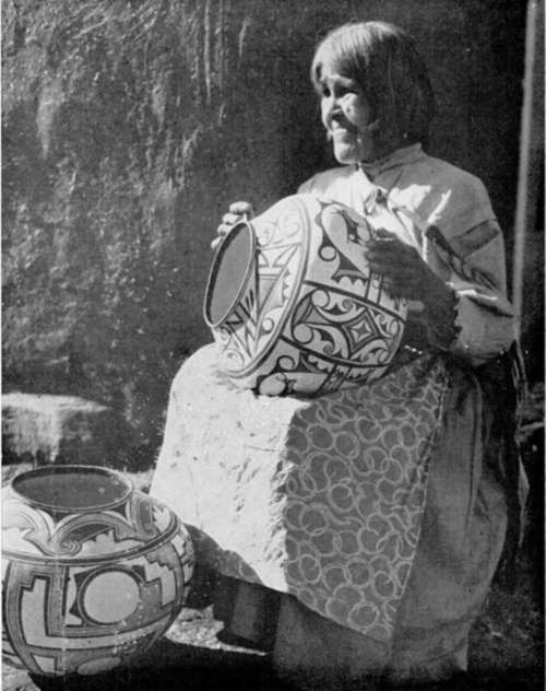 Zuni potter painting