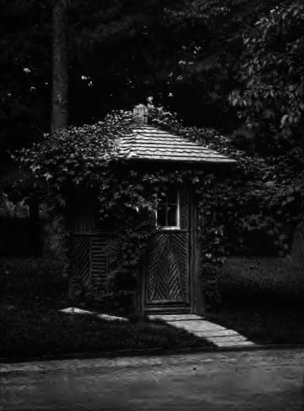 GARDENER'S TOOL HOUSE