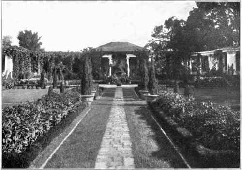 Figure 36. FAULKNER FARM Architectural planting with plant masses for principal Interest