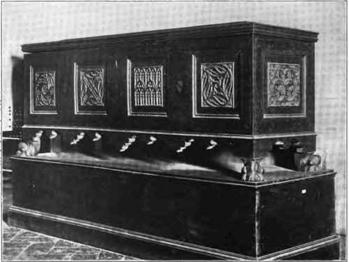 ITALIAN GOTHIC CHEST.
