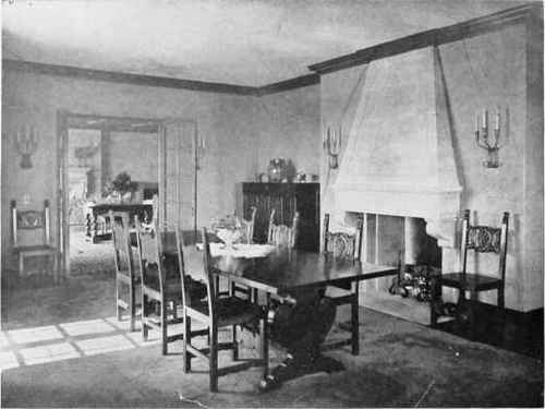 A FINE MODERN RENDERING OF A SIXTEENTH CENTURY ITALIAN INTERIOR IN AN AMERICAN HOUSE.