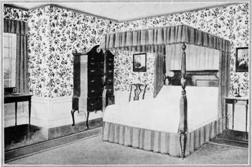 BEDROOM WITH EARLY EIGHTEENTH CENTURY MAHOGANY FURNITURE.