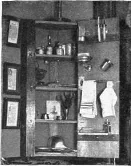 The Dresserette, Opened