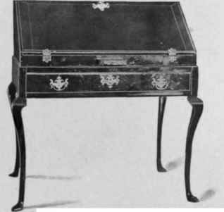 Cabriole Legged Scrutoire, 1725 40.