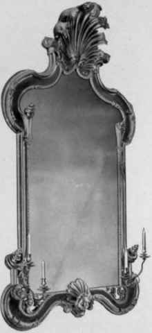 Looking Glass with gilt frame, first quarter eighteenth century.