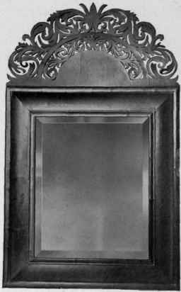 Looking Glass with walnut frame, 1700 10.