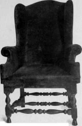Turned Easy Chair, 1700 10.