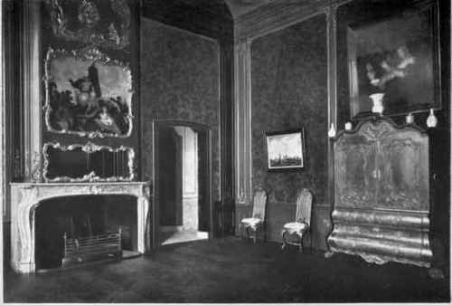 PLATE LVI   Room in the Stedelijk Museum.