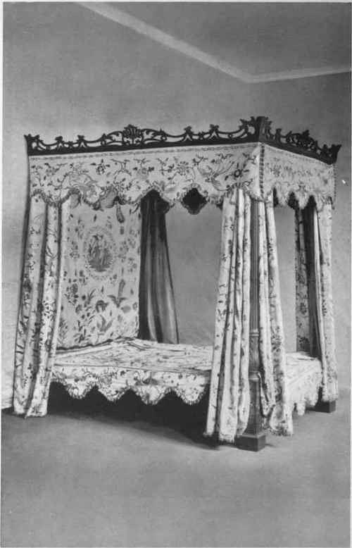 Chippendale Bedstead