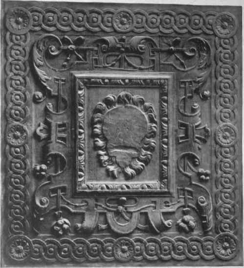 Oak Panel Late 16th Century Guilloche Bordering And Cartouche Lion's Face Missing