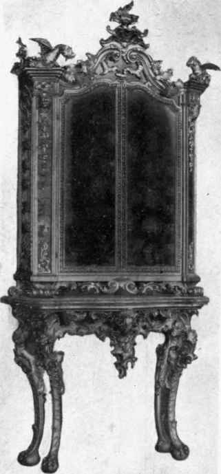 Eighteenth Century Italian Carved and Gilt Cabinet on Stand Eighteenth Century English Carved 