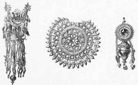Gold brooch and Ear rings in gold or set with garnets. Antique Jewellery from the Campana Collection.