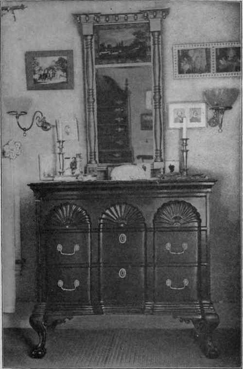 Block front Bureau, about 1770.