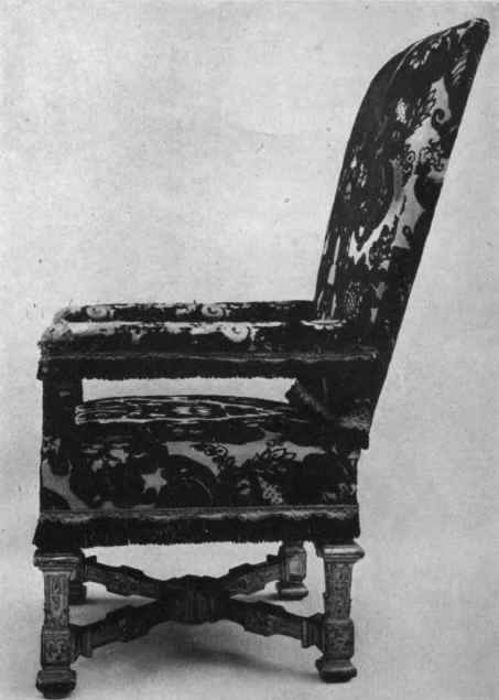 LOUIS QUATORZE ARM CHAIR WITH CABRIOLE LEGS.