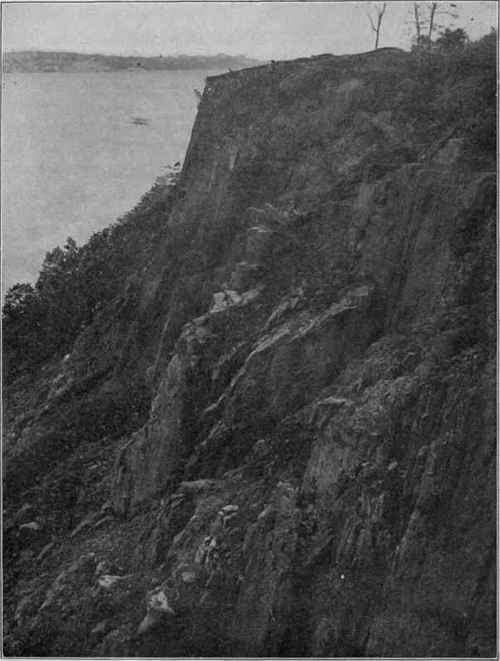 Palisade sill, Fort Lee, N.J. (Photograph by van Ingen).